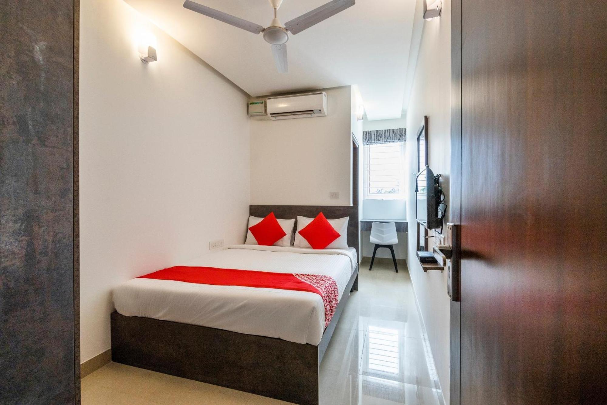 Super Townhouse Hebbal Hotell Bangalore Eksteriør bilde