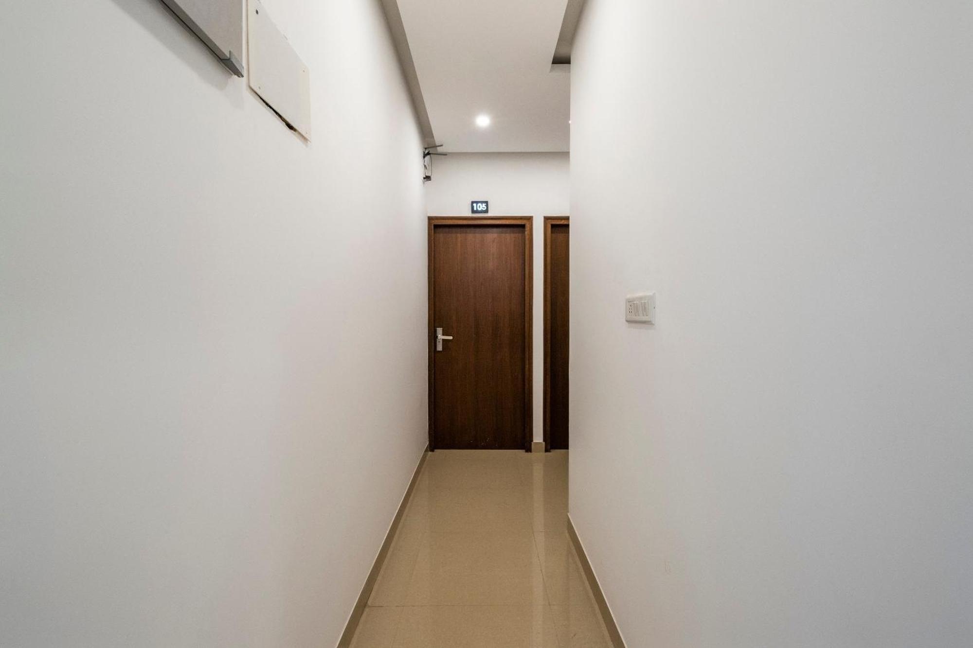 Super Townhouse Hebbal Hotell Bangalore Eksteriør bilde